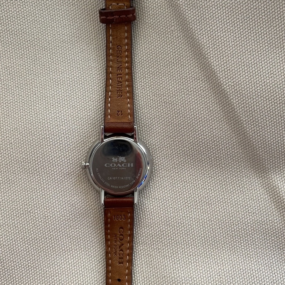 Genuine COACH Women’s Watch with genuine leather band! - Picture 7 of 7